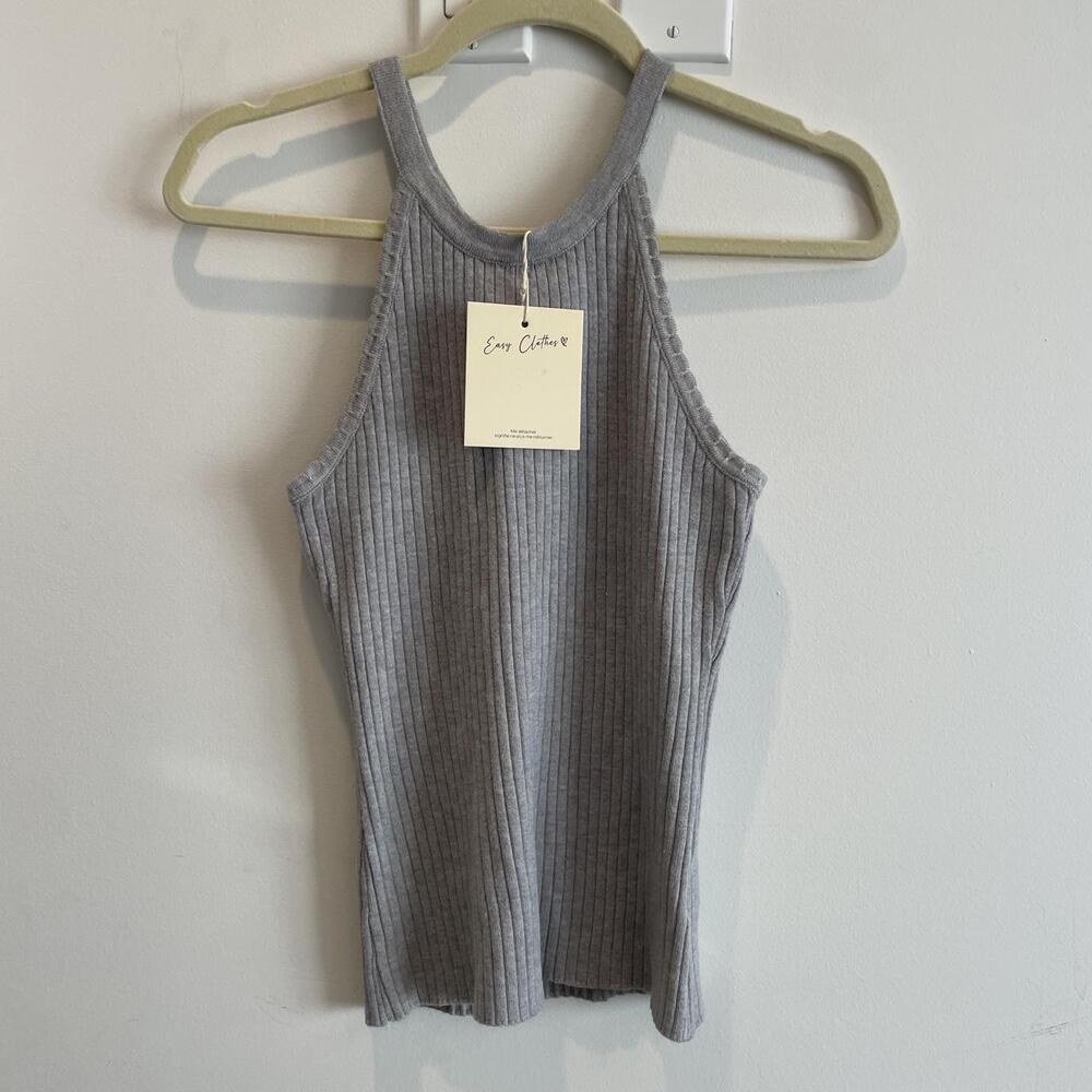 Gray ribbed racer back tank top with scallop detail
